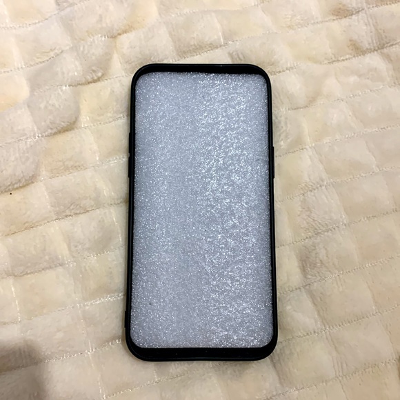 Karol g case - Picture 3 of 3